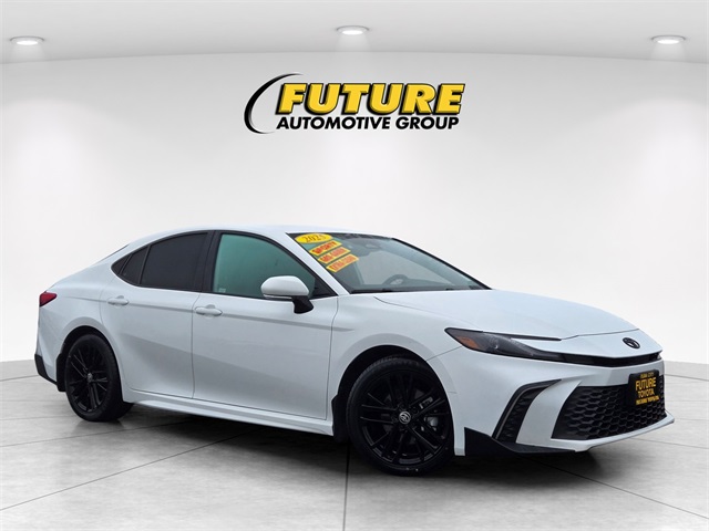 Used 2025 Toyota Camry SE