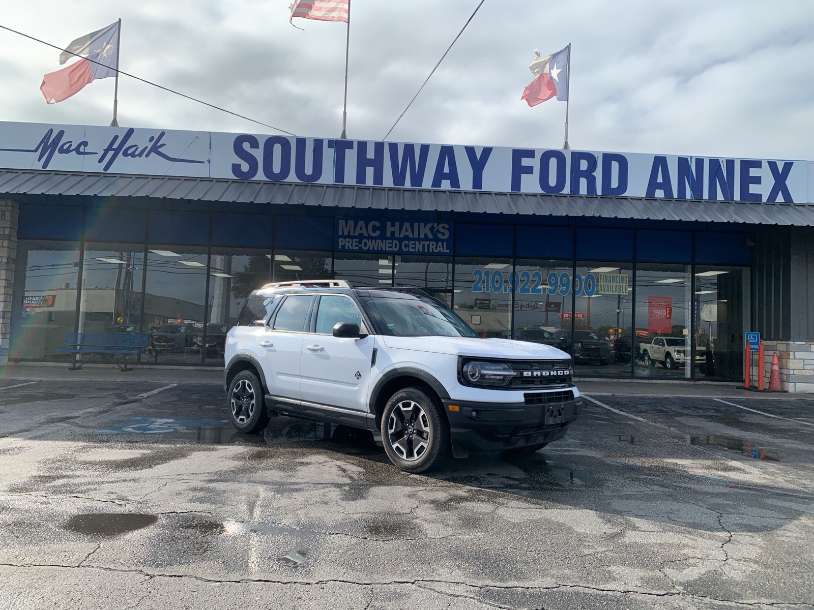 2023 Ford Bronco Sport Outer Banks's photo