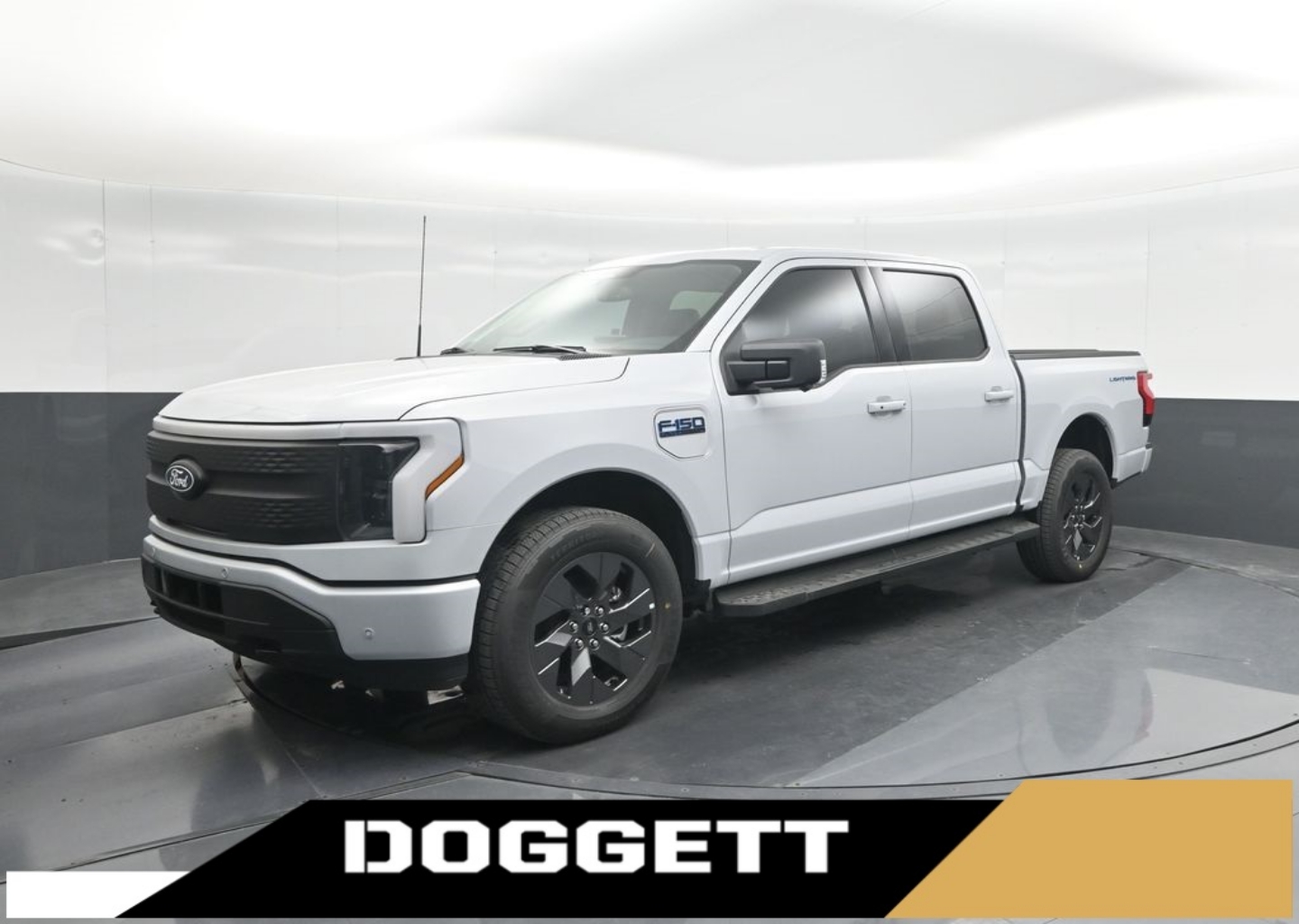 2025 Ford F-150 Lightning Flash's photo