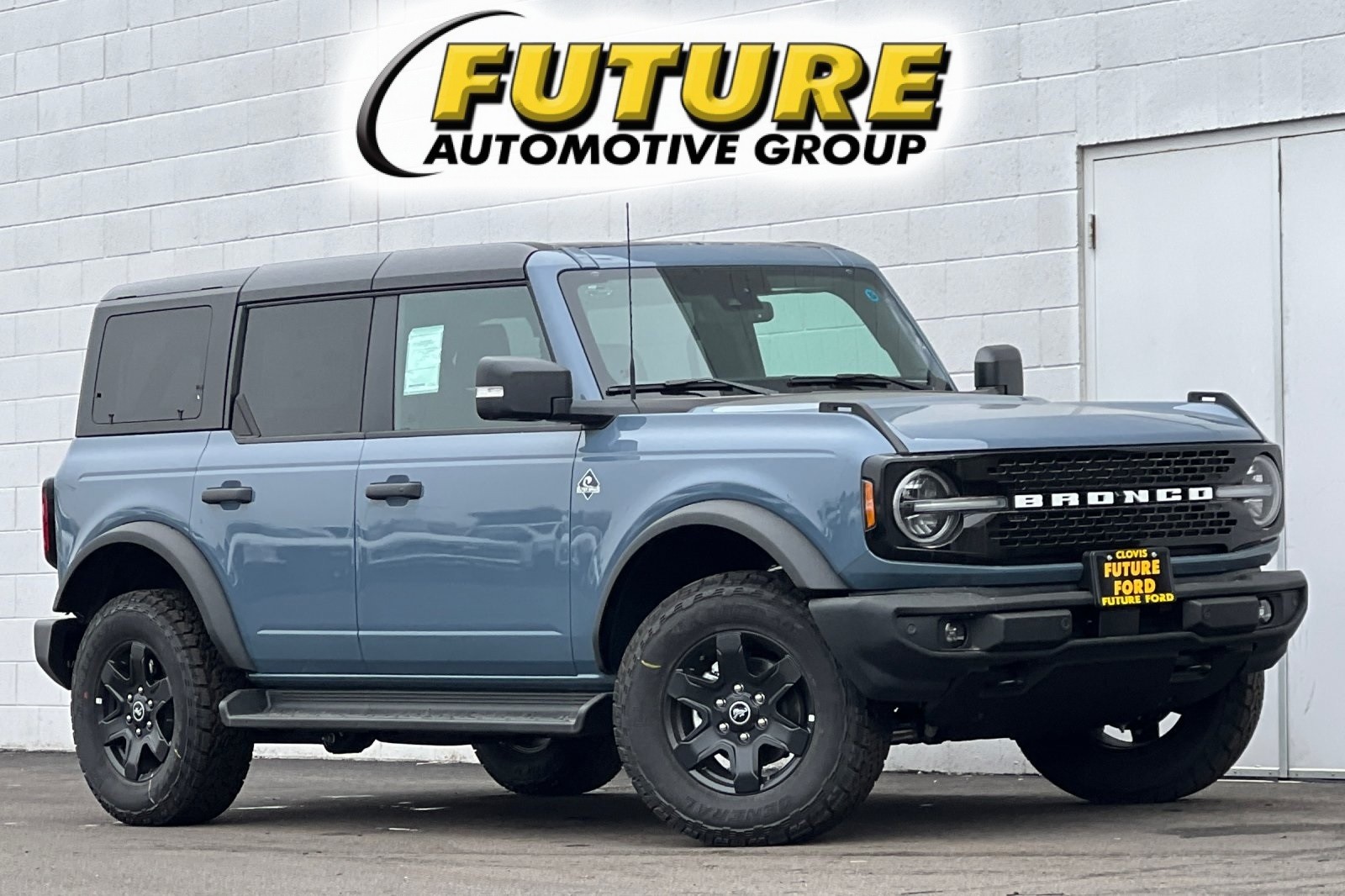 2025 Ford Bronco 4-Door Outer Banks's photo