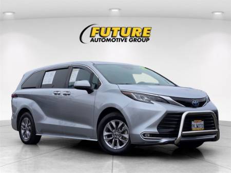 2022 Toyota Sienna XLE