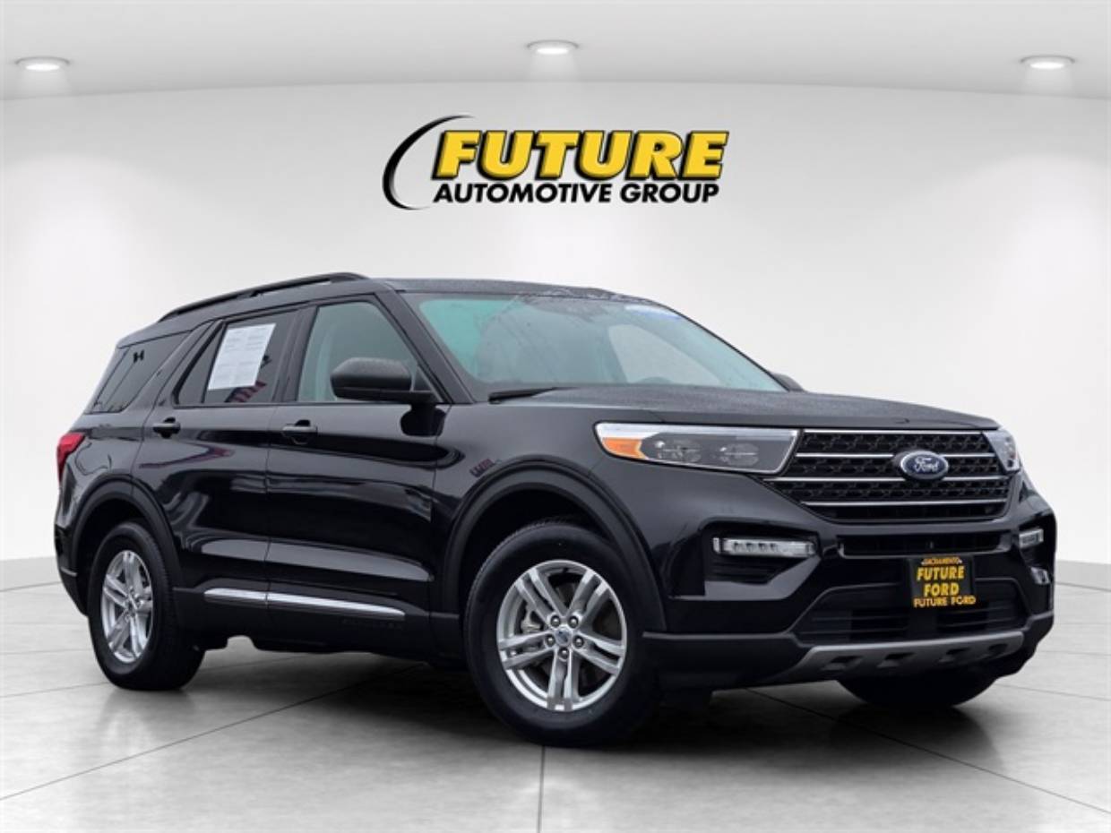 2023 Ford Explorer XLT's photo