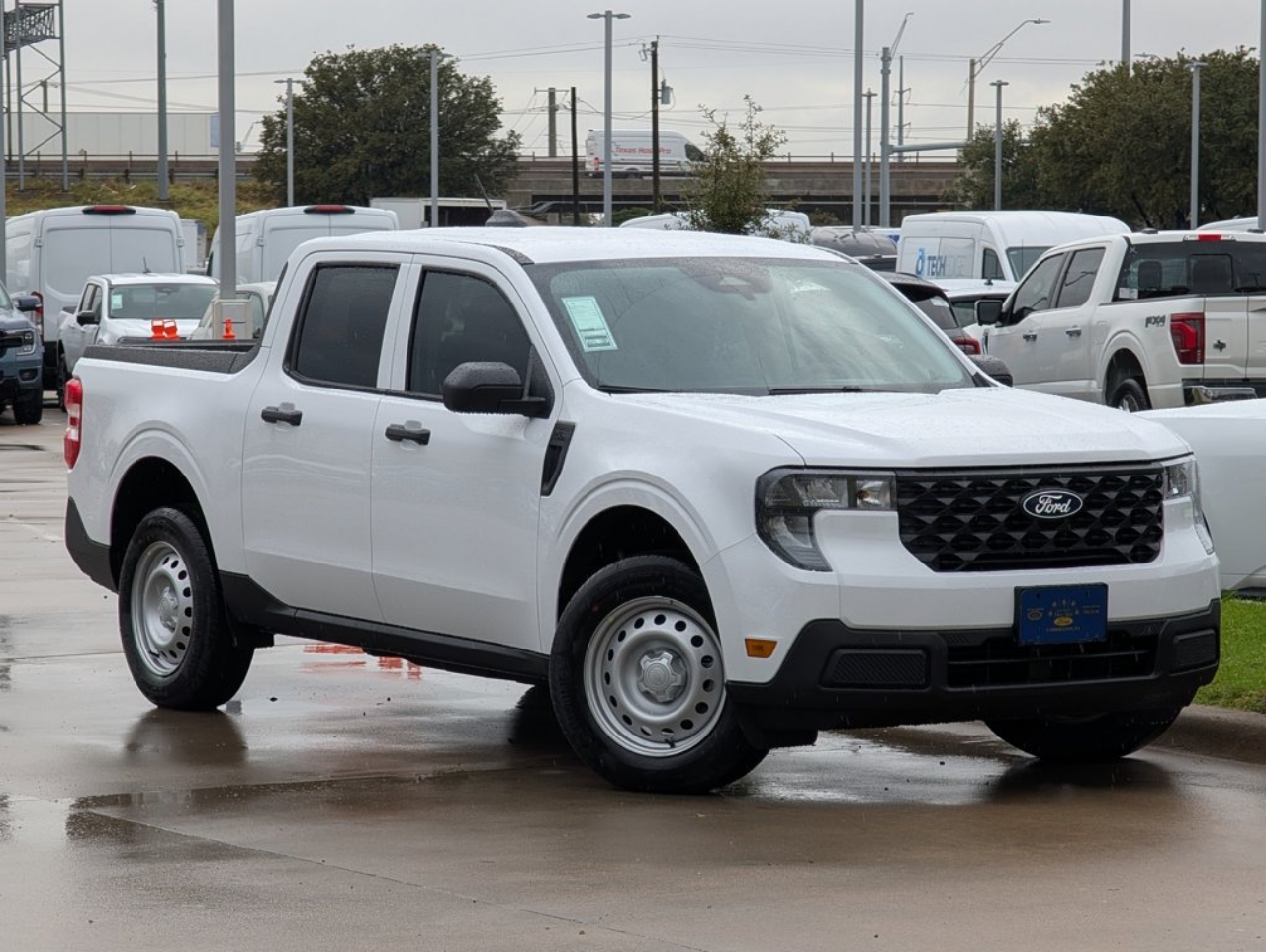 2025 Ford Maverick XL's photo