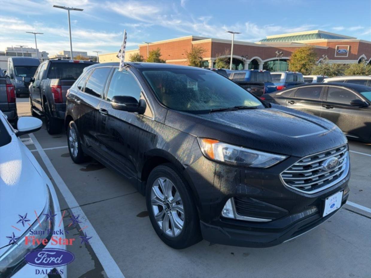 2023 Ford Edge Titanium's photo