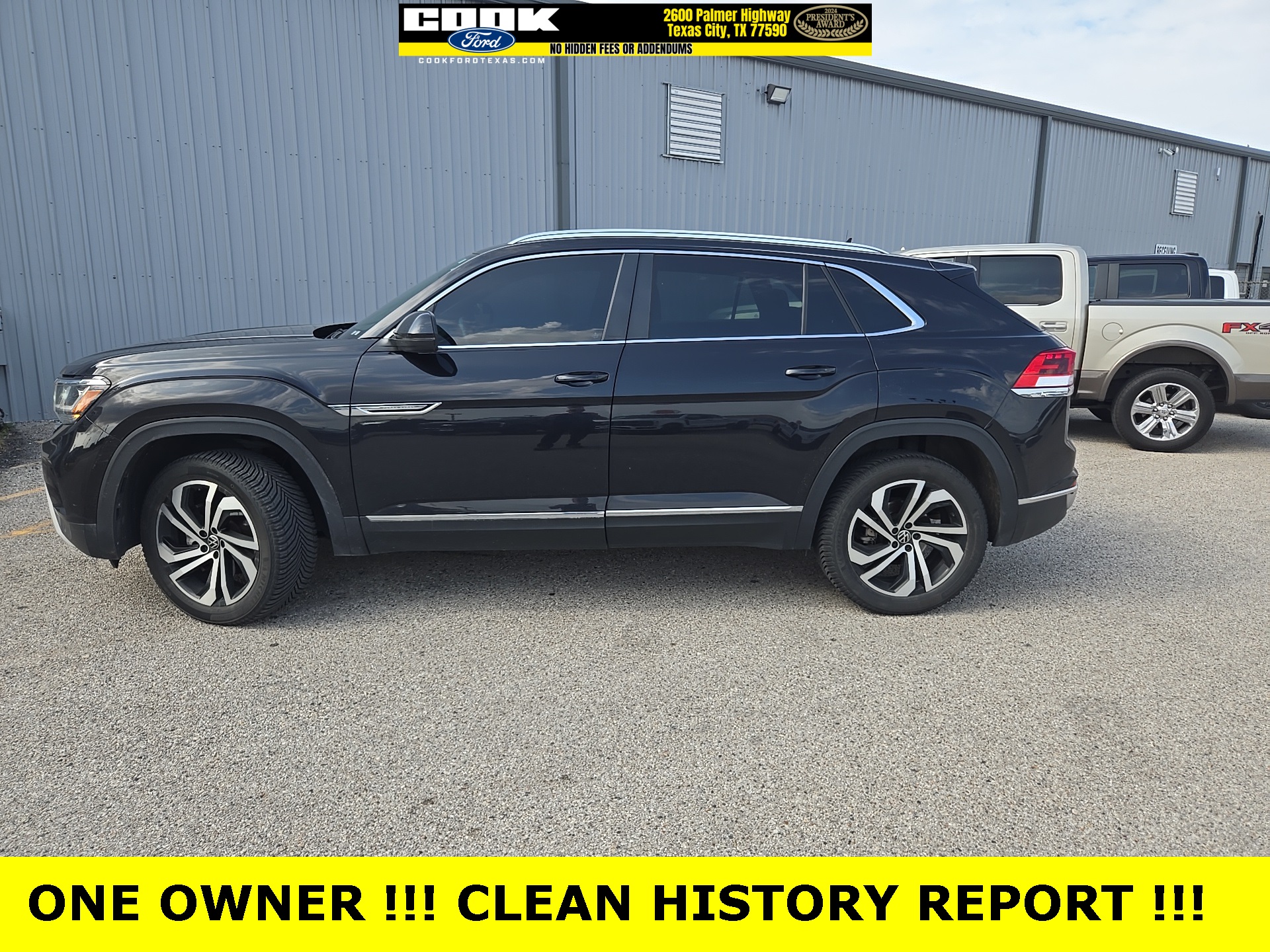 2023 Volkswagen Atlas Cross Sport SEL photo 2