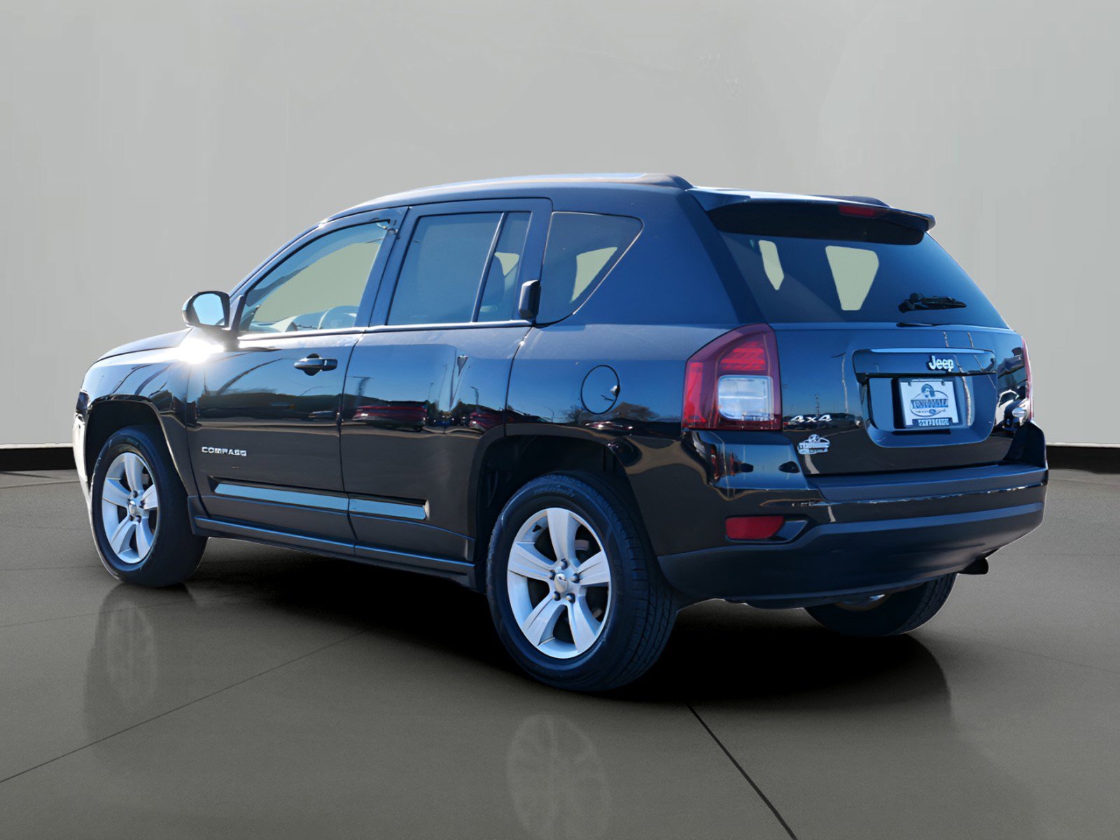 Used 2015 Jeep Compass Latitude with VIN 1C4NJDEB7FD130735 for sale in St. Cloud, Minnesota