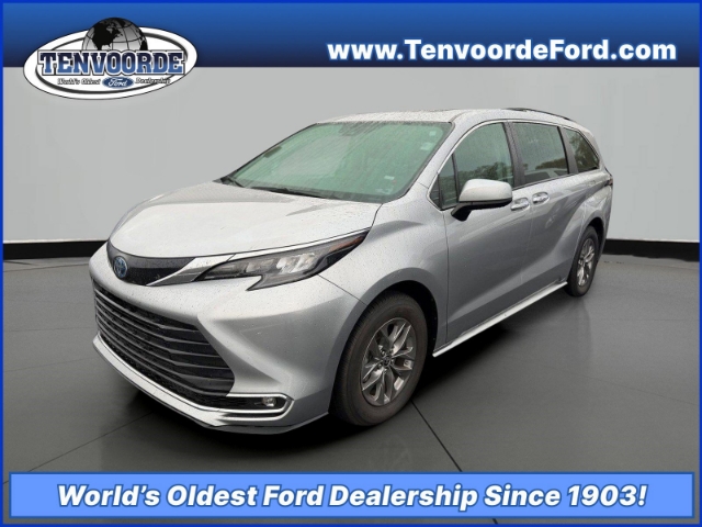 2024 Toyota Sienna XLE