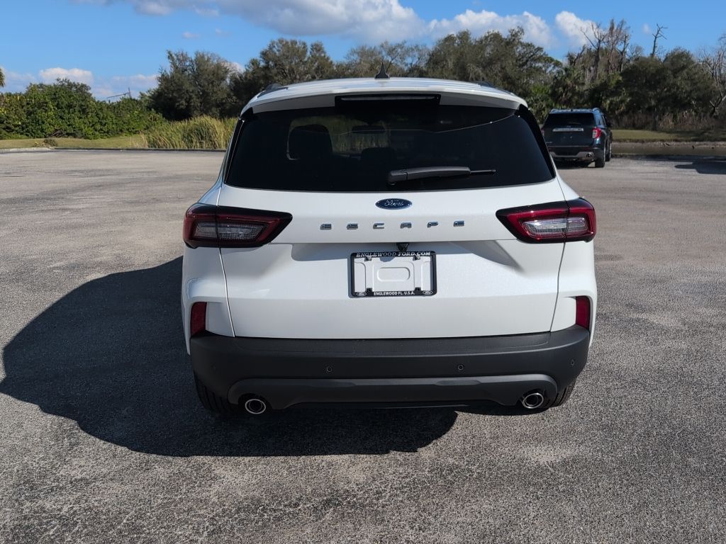 2026 Ford Escape ST-Line photo 2