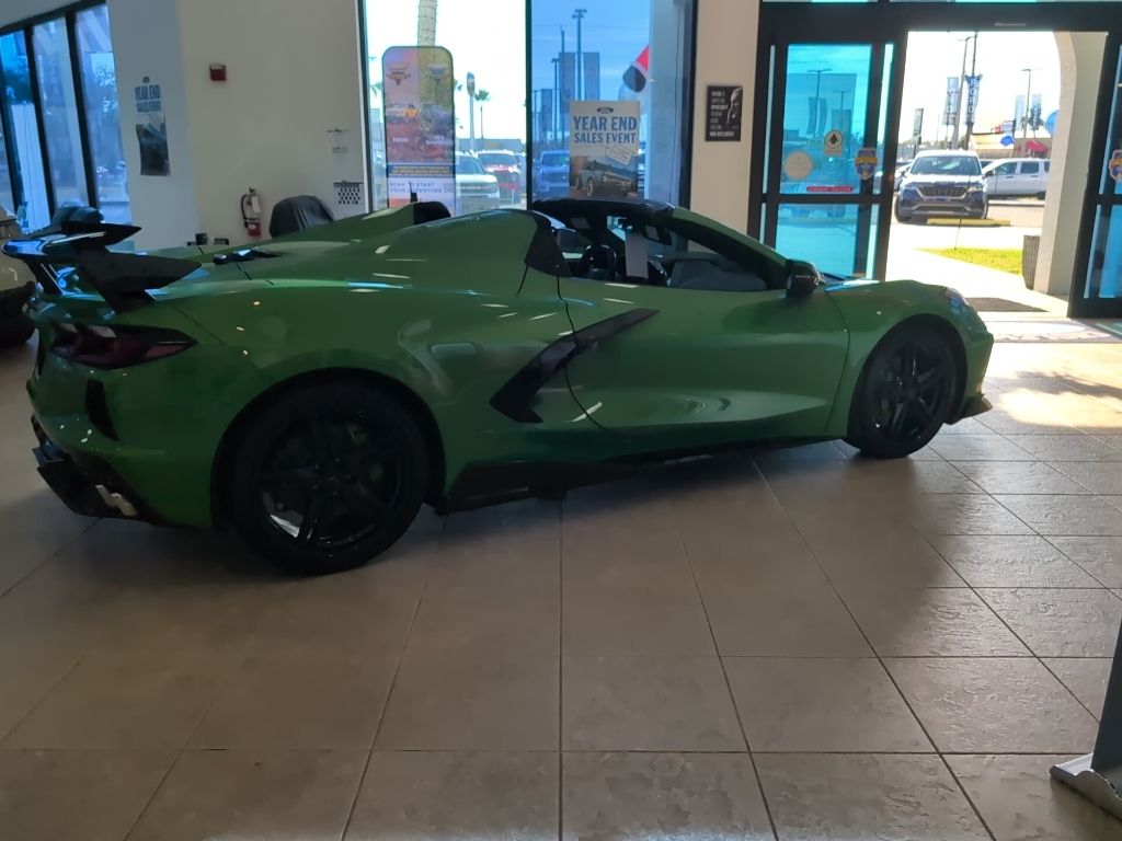 2026 Chevrolet Corvette Stingray photo 2