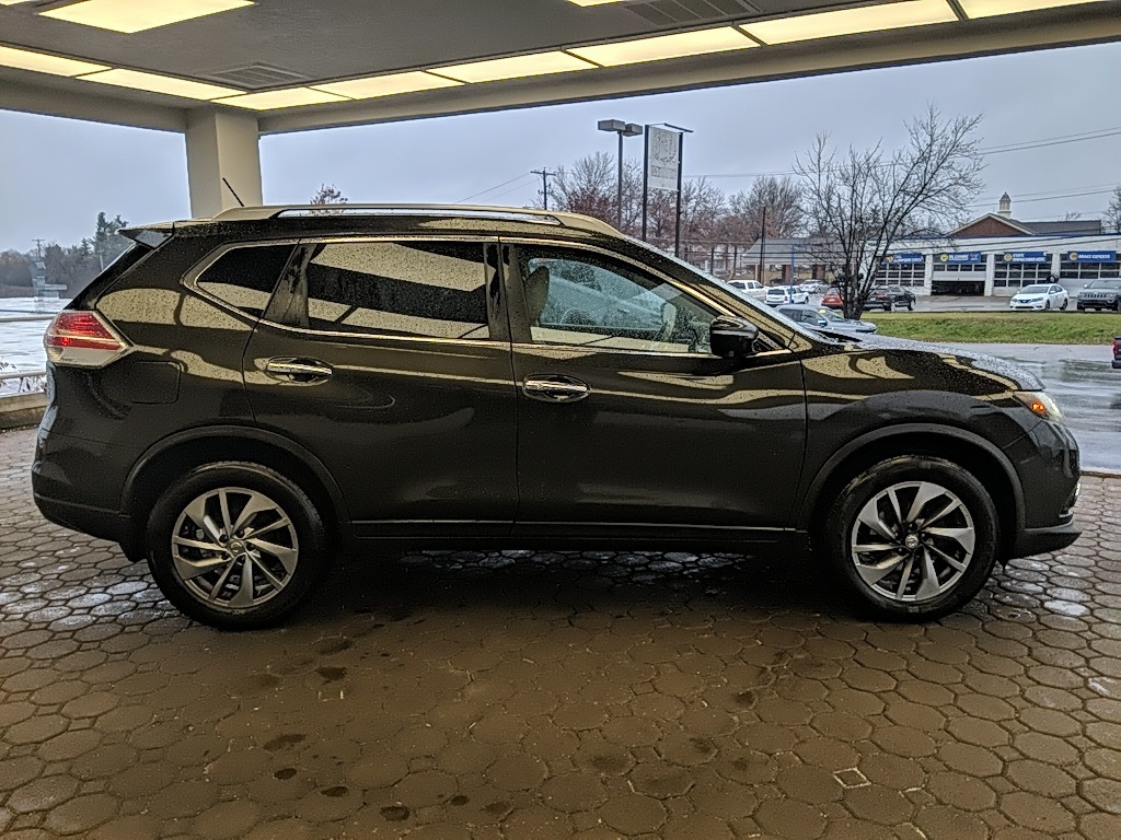 2014 Nissan Rogue SL photo 4