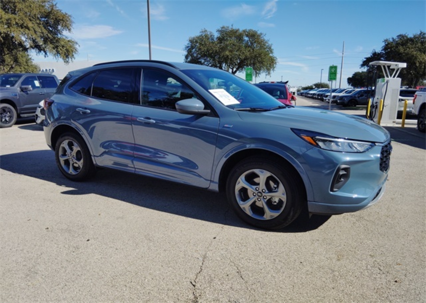 2024 Ford Escape ST-Line Select's photo