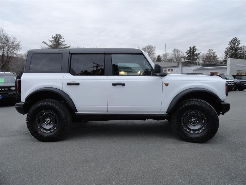 2025 Ford Bronco Badlands photo 4