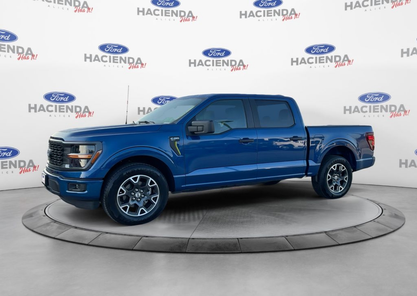 2025 Ford F-150 STX's photo
