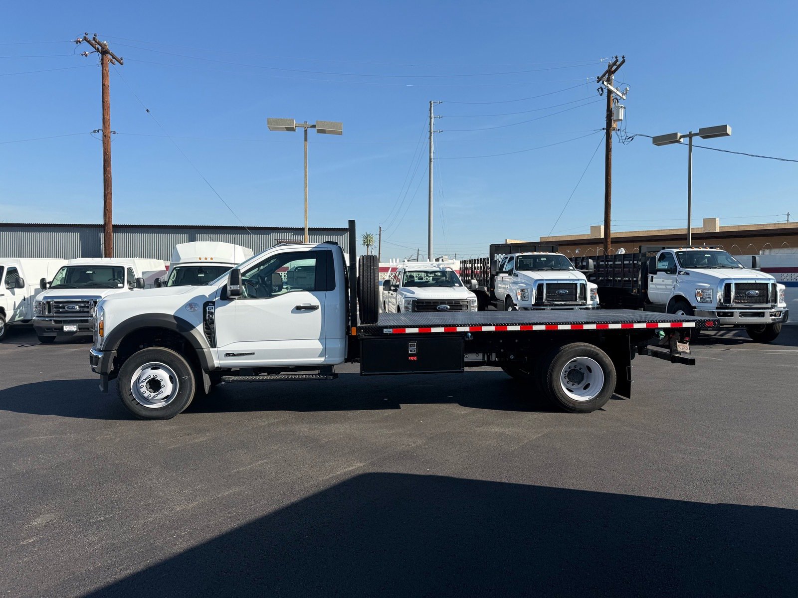 2024 Ford F-600 photo 2