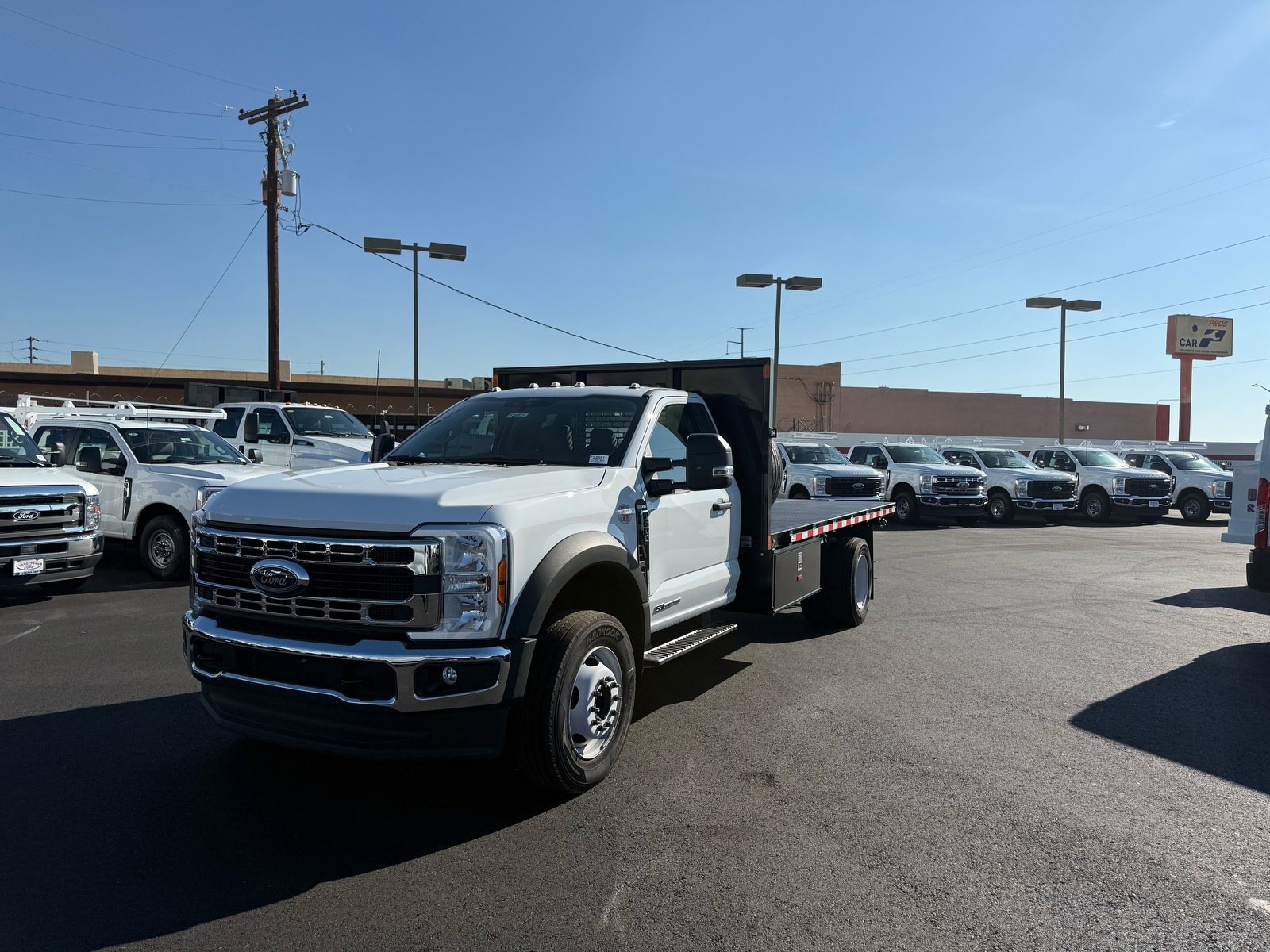 2024 Ford F-600 photo 3