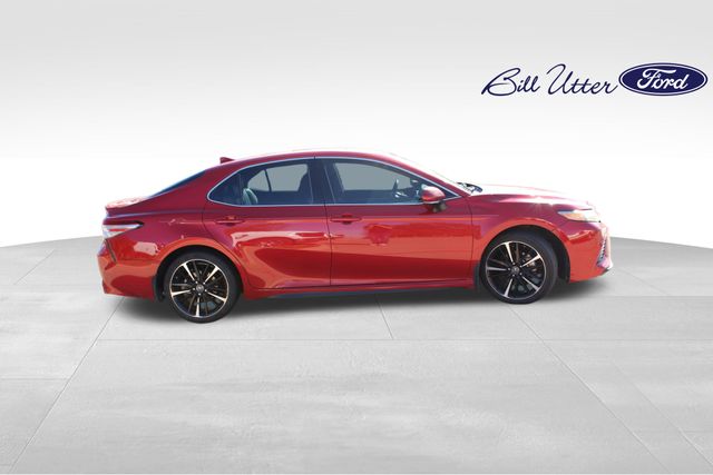 2019 Toyota Camry XSE photo 4