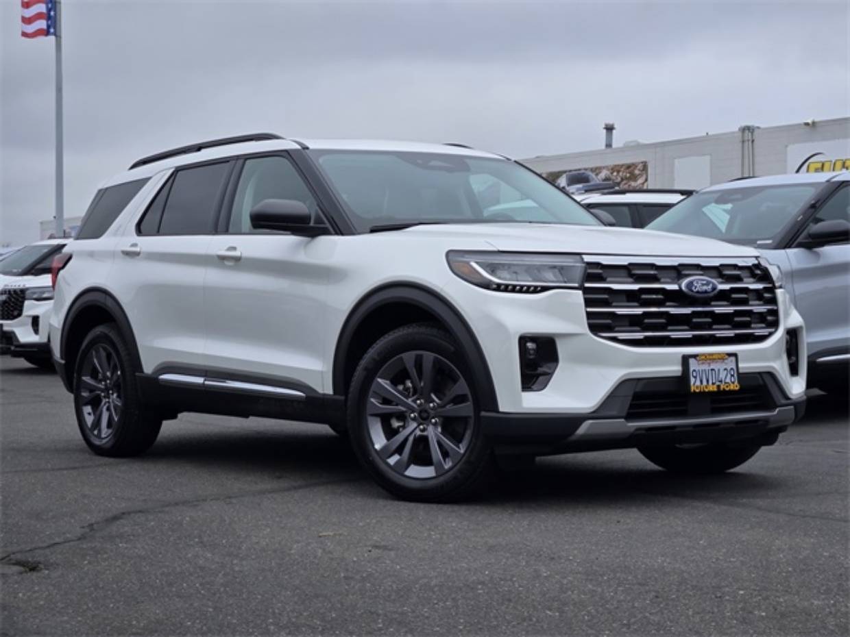 2025 Ford Explorer Active's photo