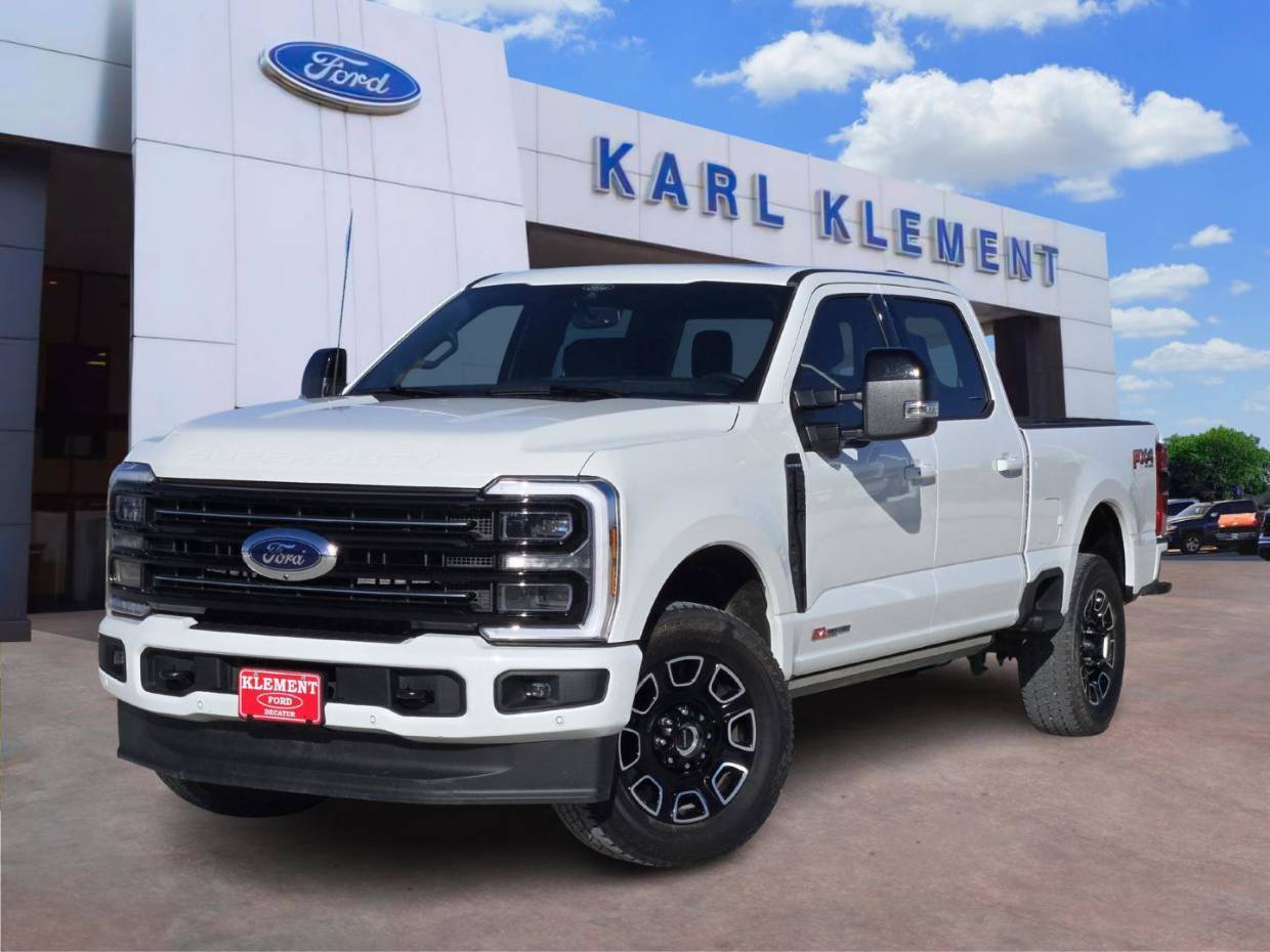 2025 Ford F-250 Super Duty Platinum's photo