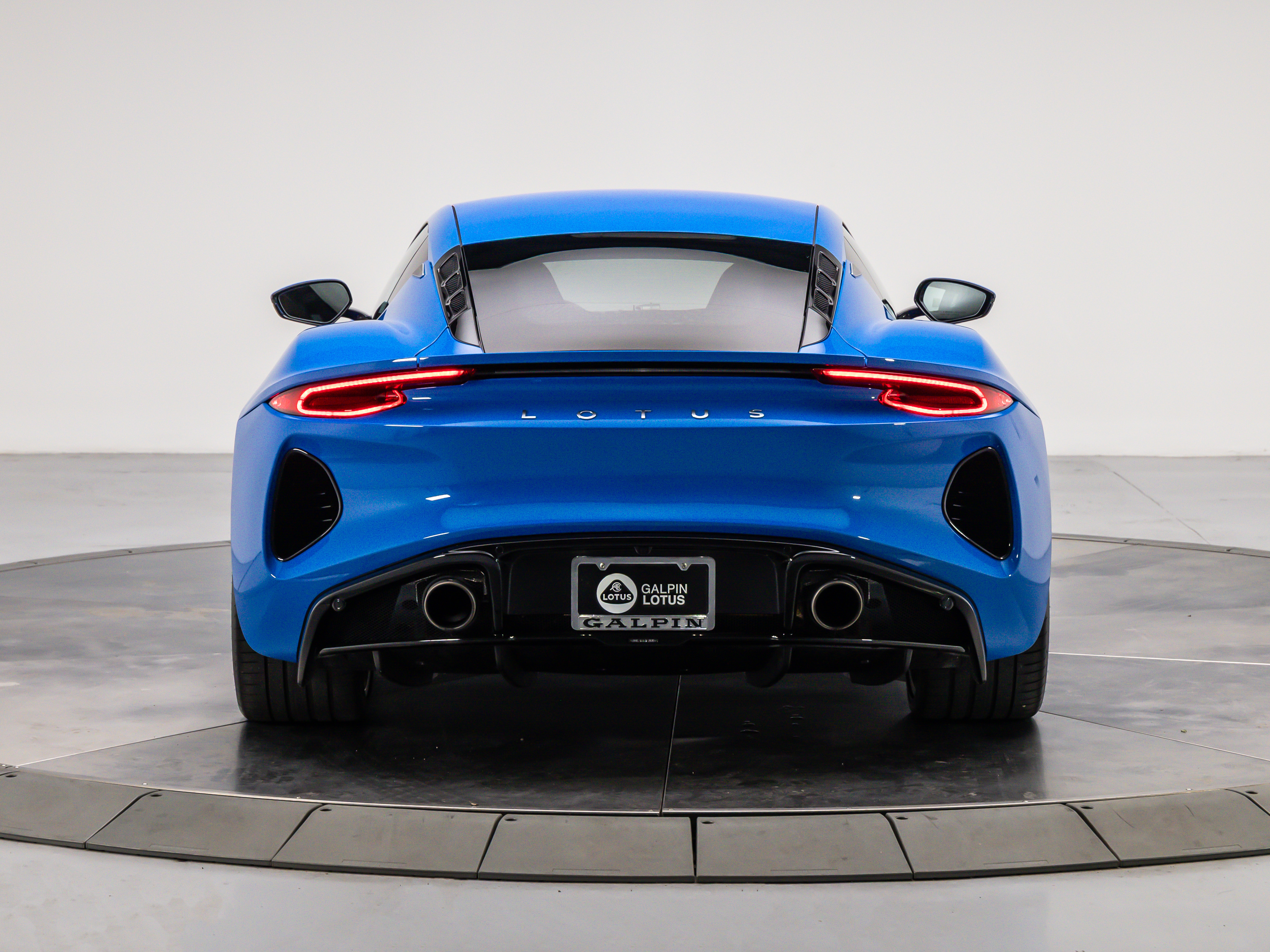 2024 Lotus Emira First Edition photo 4