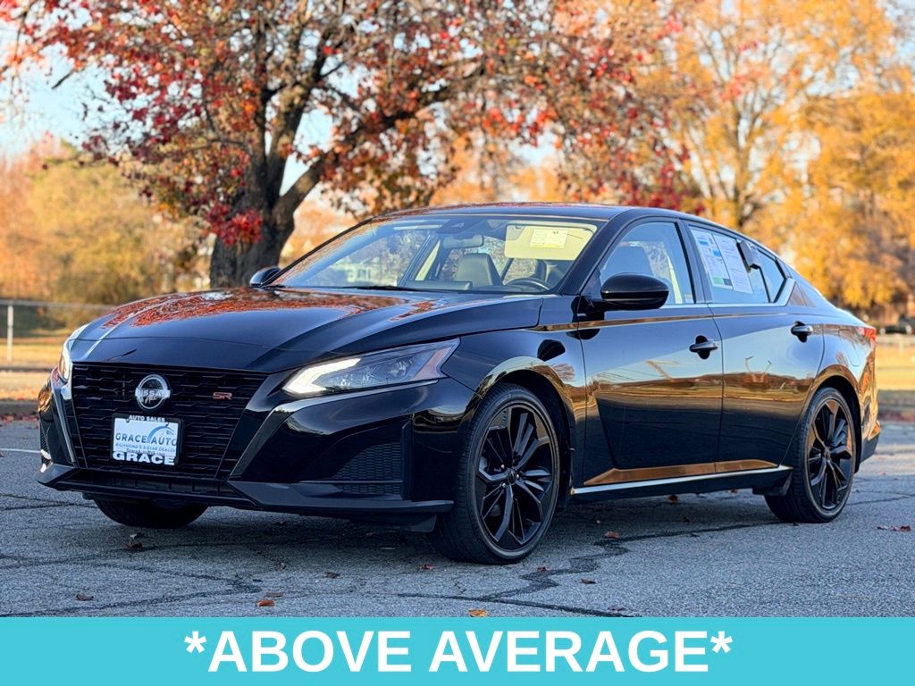 2023 Nissan Altima 2.5 SR photo 2