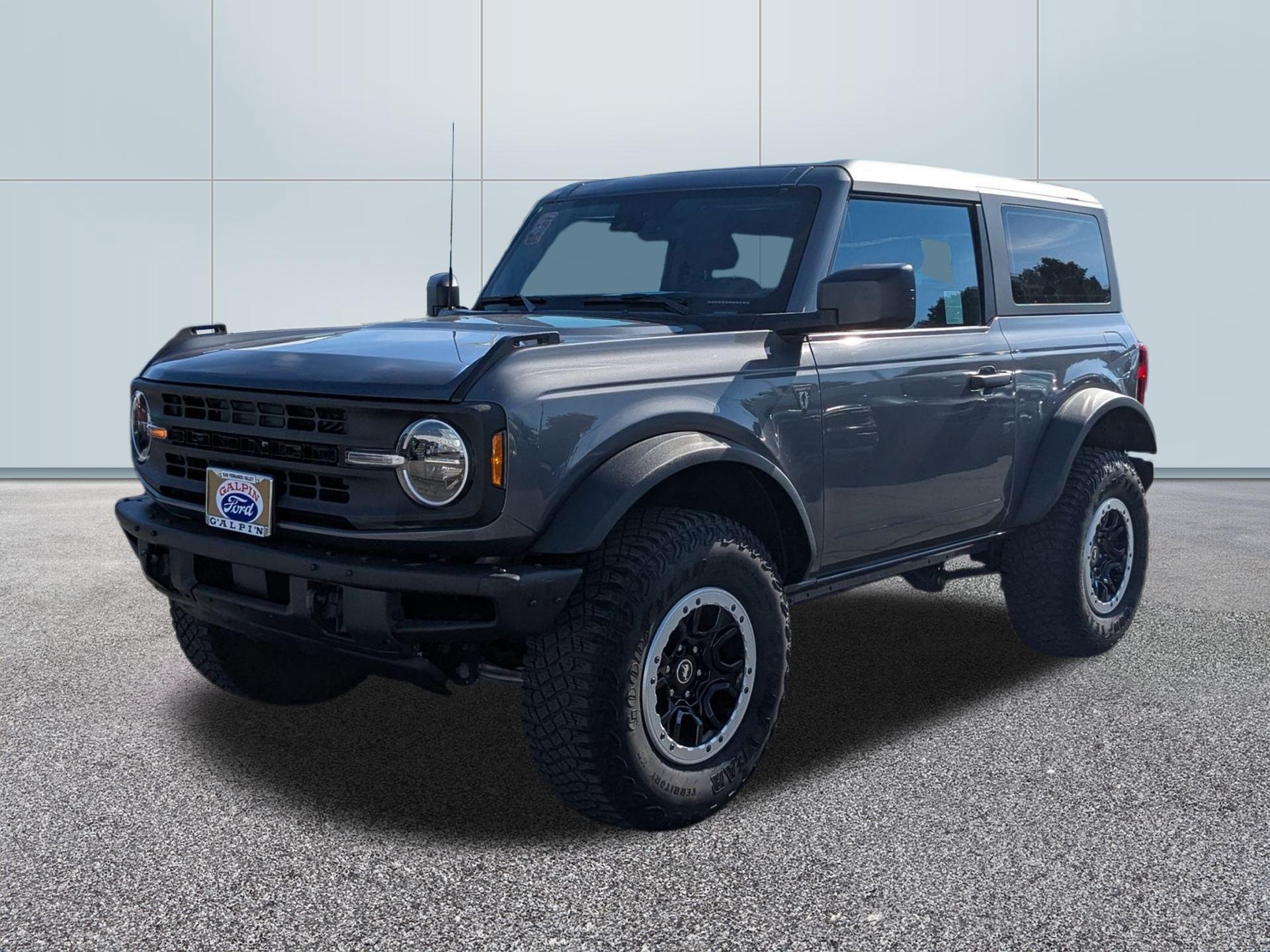 2023 Ford Bronco Base photo 4