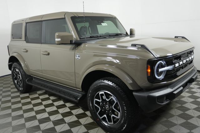 2025 Ford Bronco 4-Door Outer Banks's photo