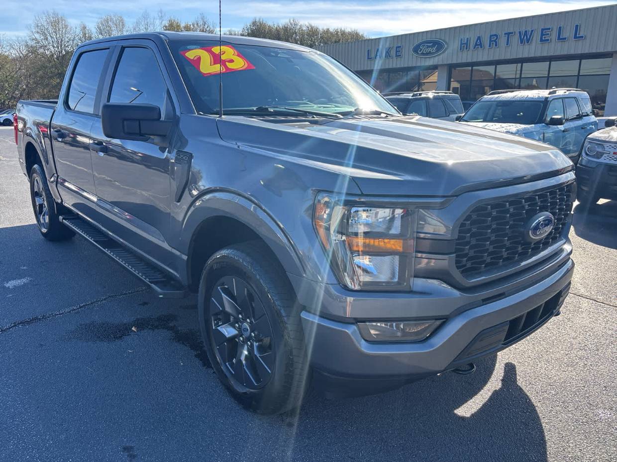 2023 Ford F-150 XL's photo