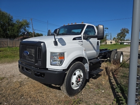 2025 Ford F-750 Straight Frame Gas Base