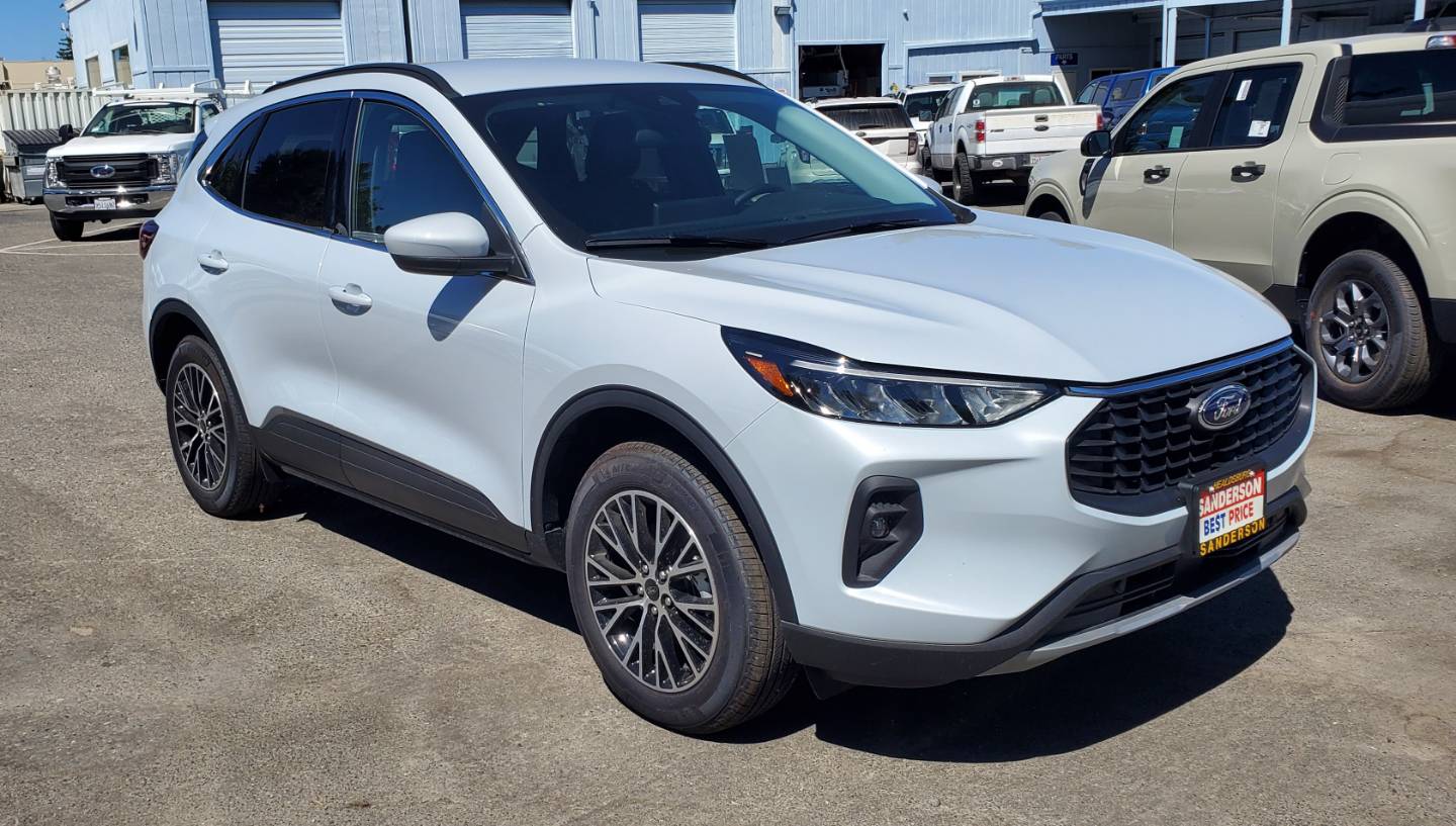 2025 Ford Escape PHEV's photo