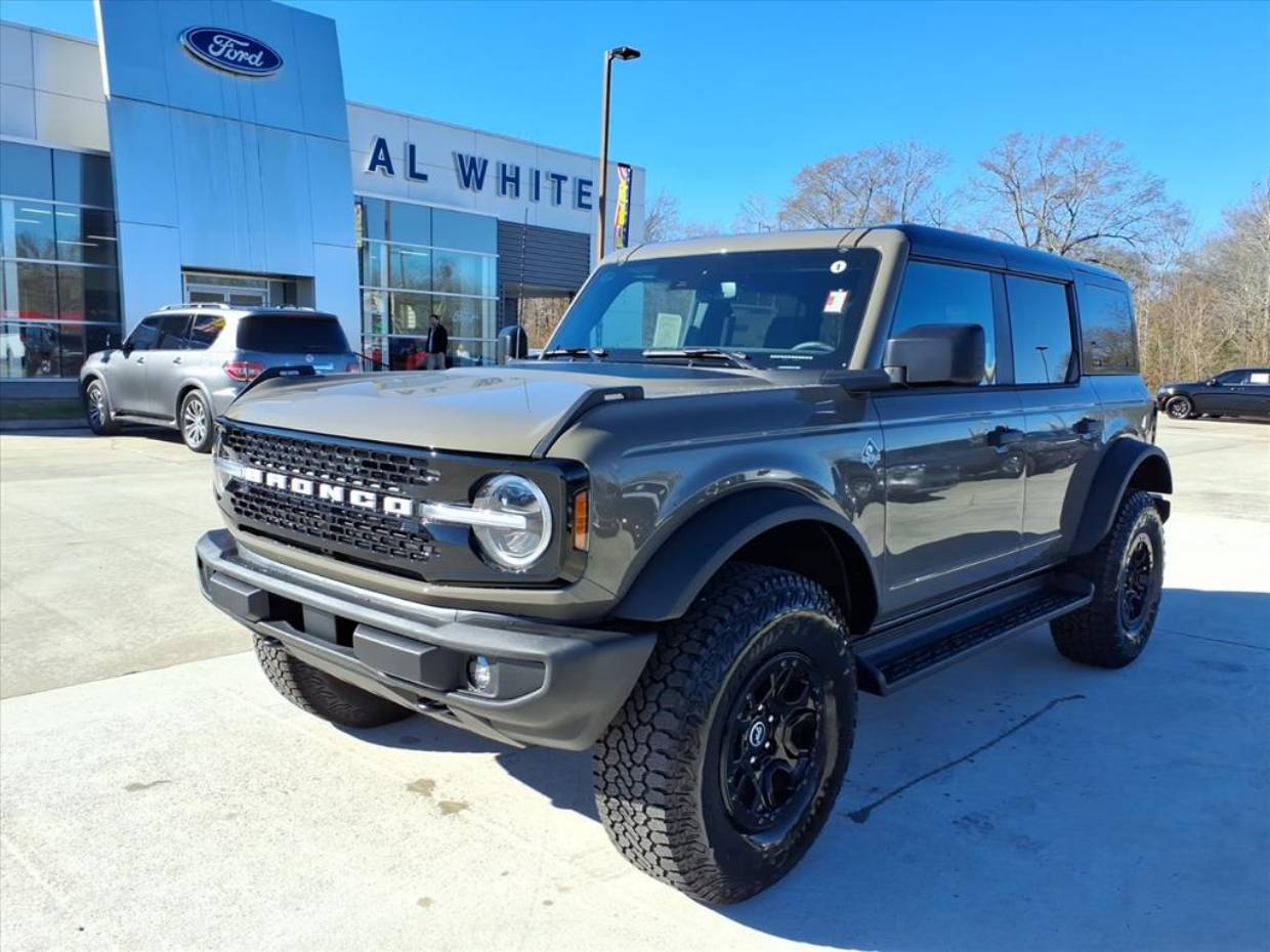 2025 Ford Bronco 4-Door Outer Banks's photo