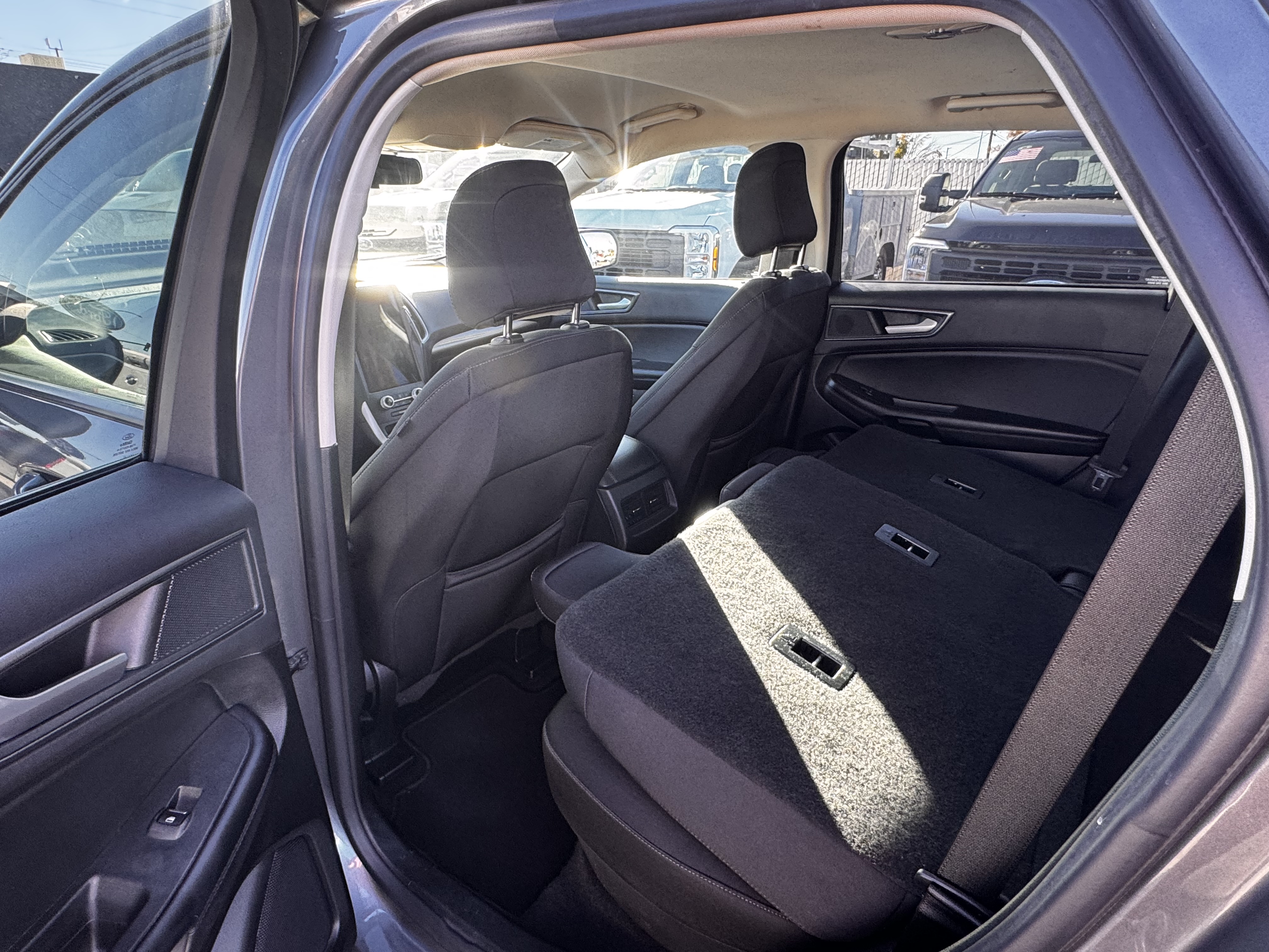 2022 Ford Edge SE photo 4