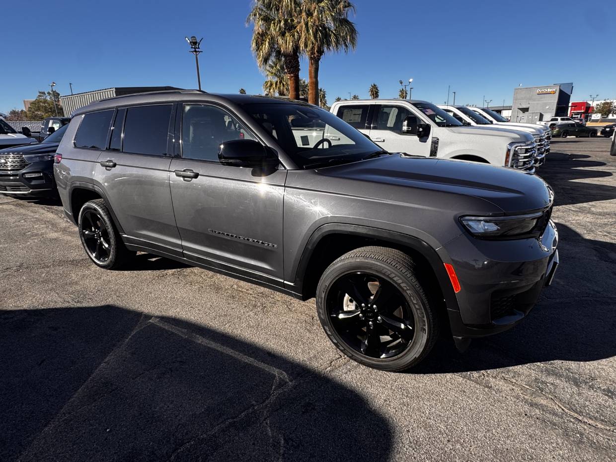 2023 Jeep Grand Cherokee L Altitude's photo