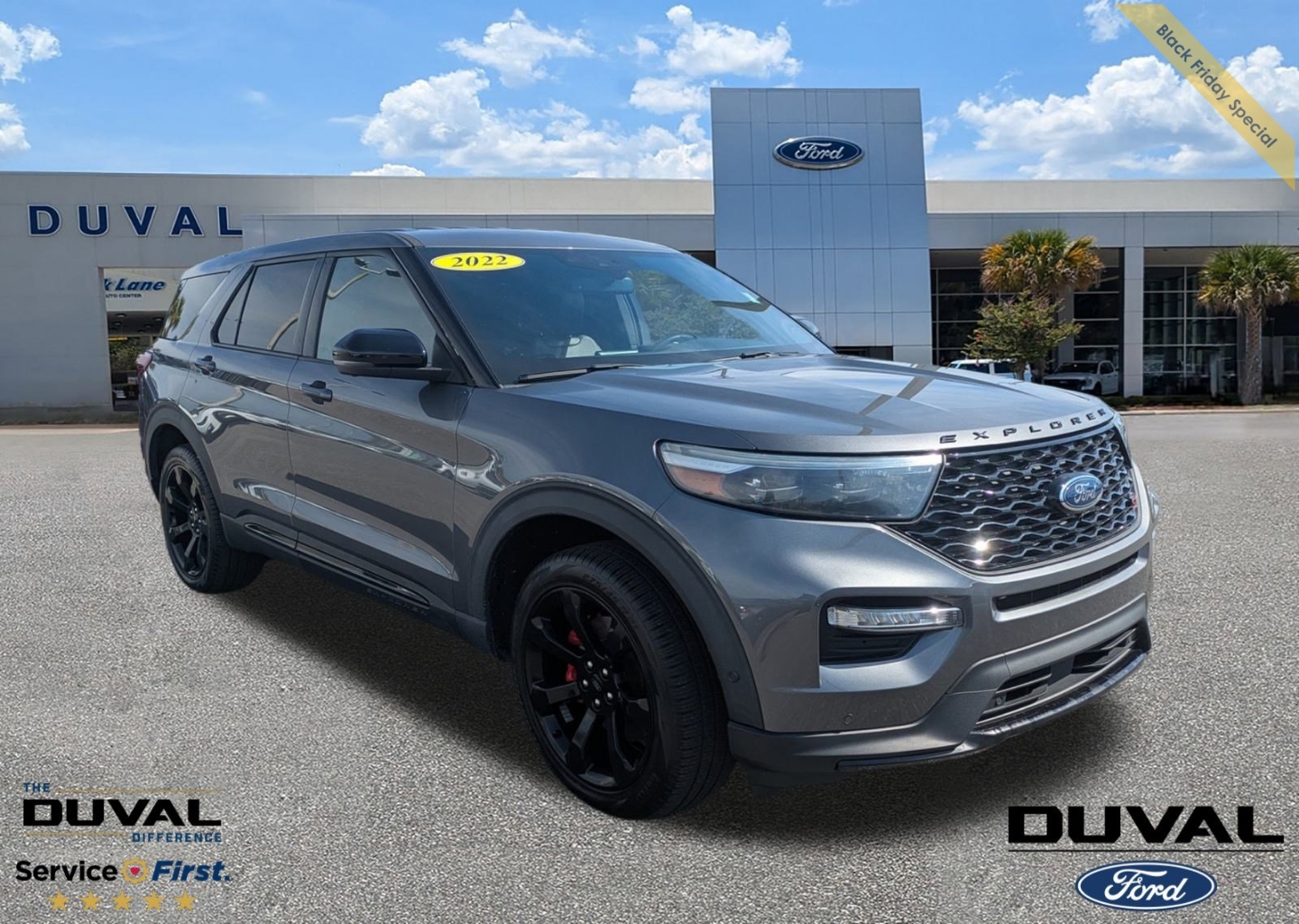 2022 Ford Explorer ST's photo