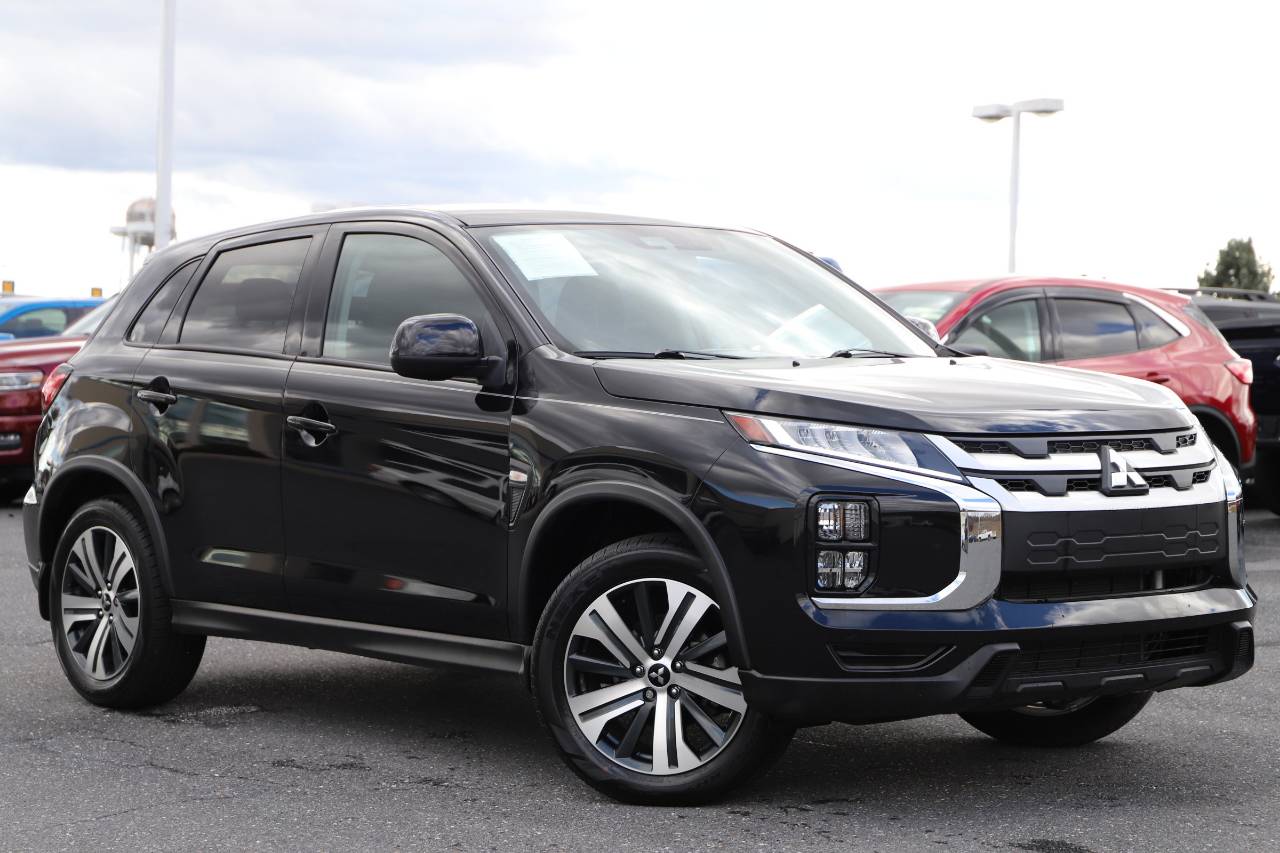 2024 Mitsubishi Outlander Sport ES's photo