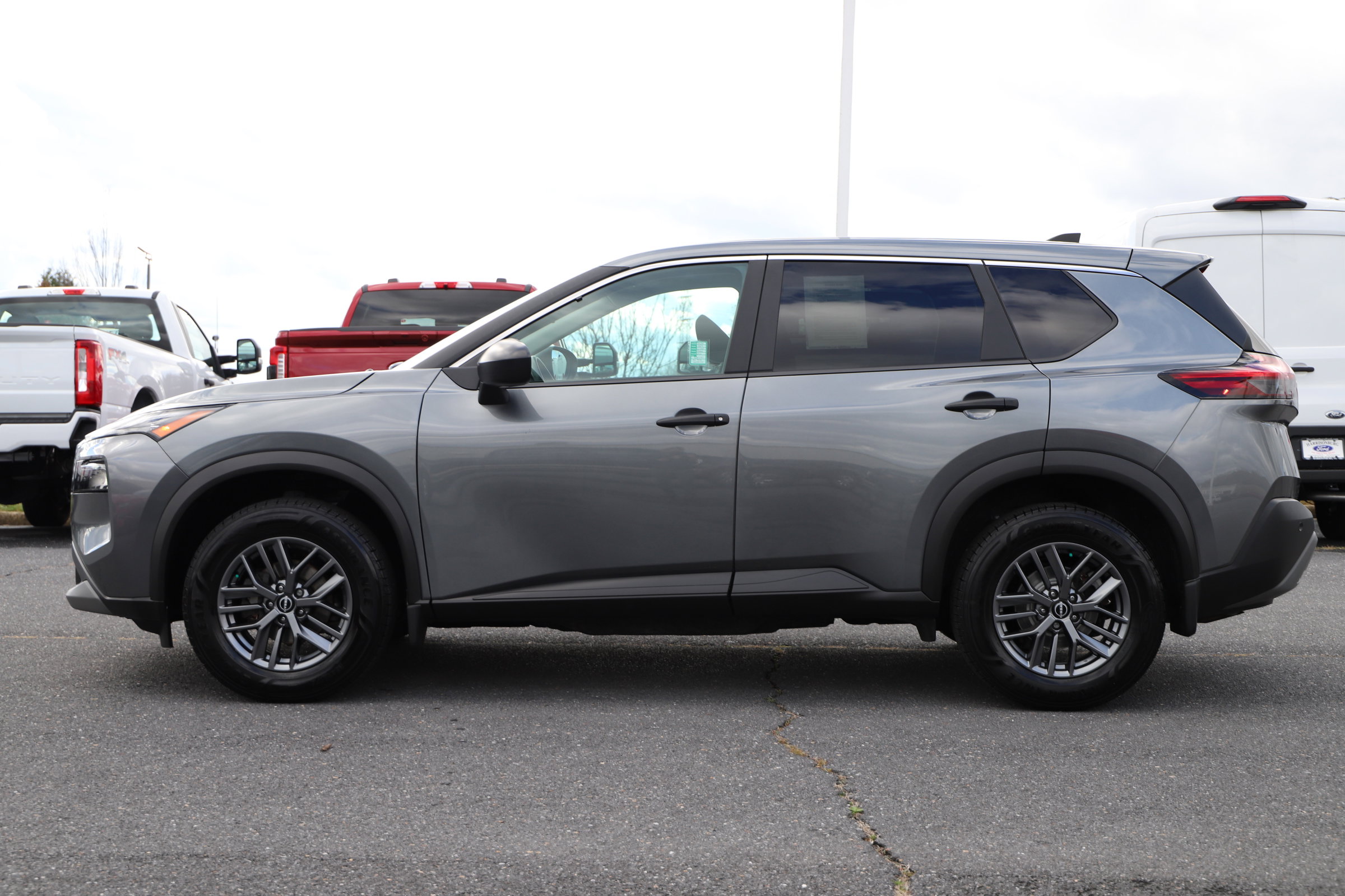 2023 Nissan Rogue S photo 3