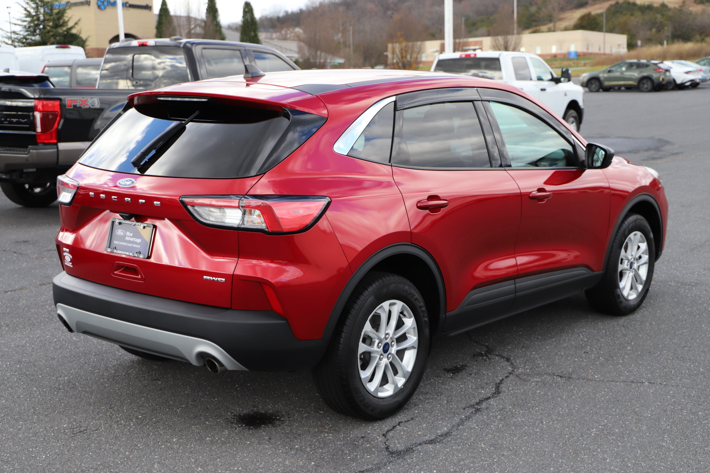 2022 Ford Escape SE photo 4