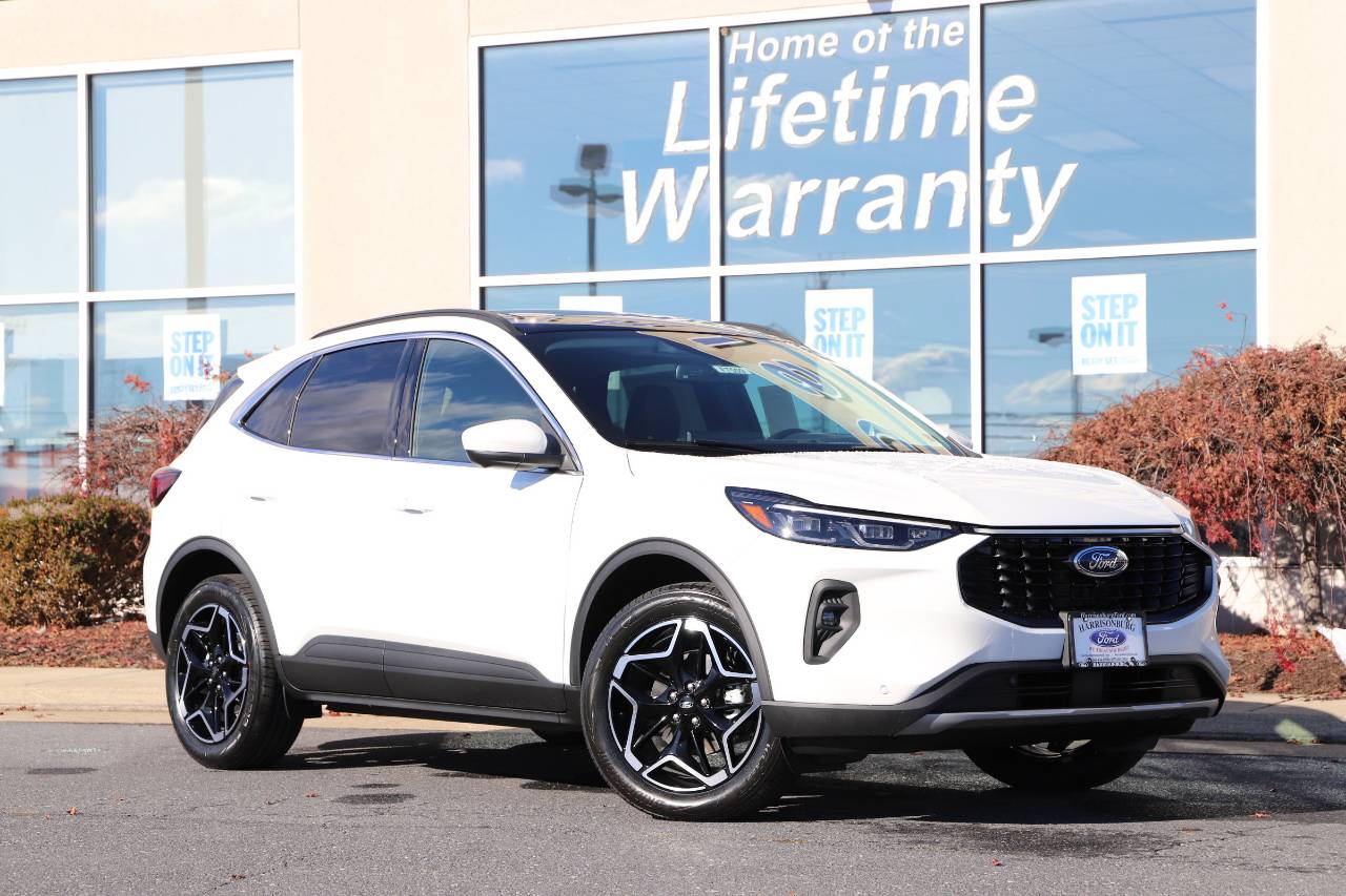 2026 Ford Escape Platinum's photo