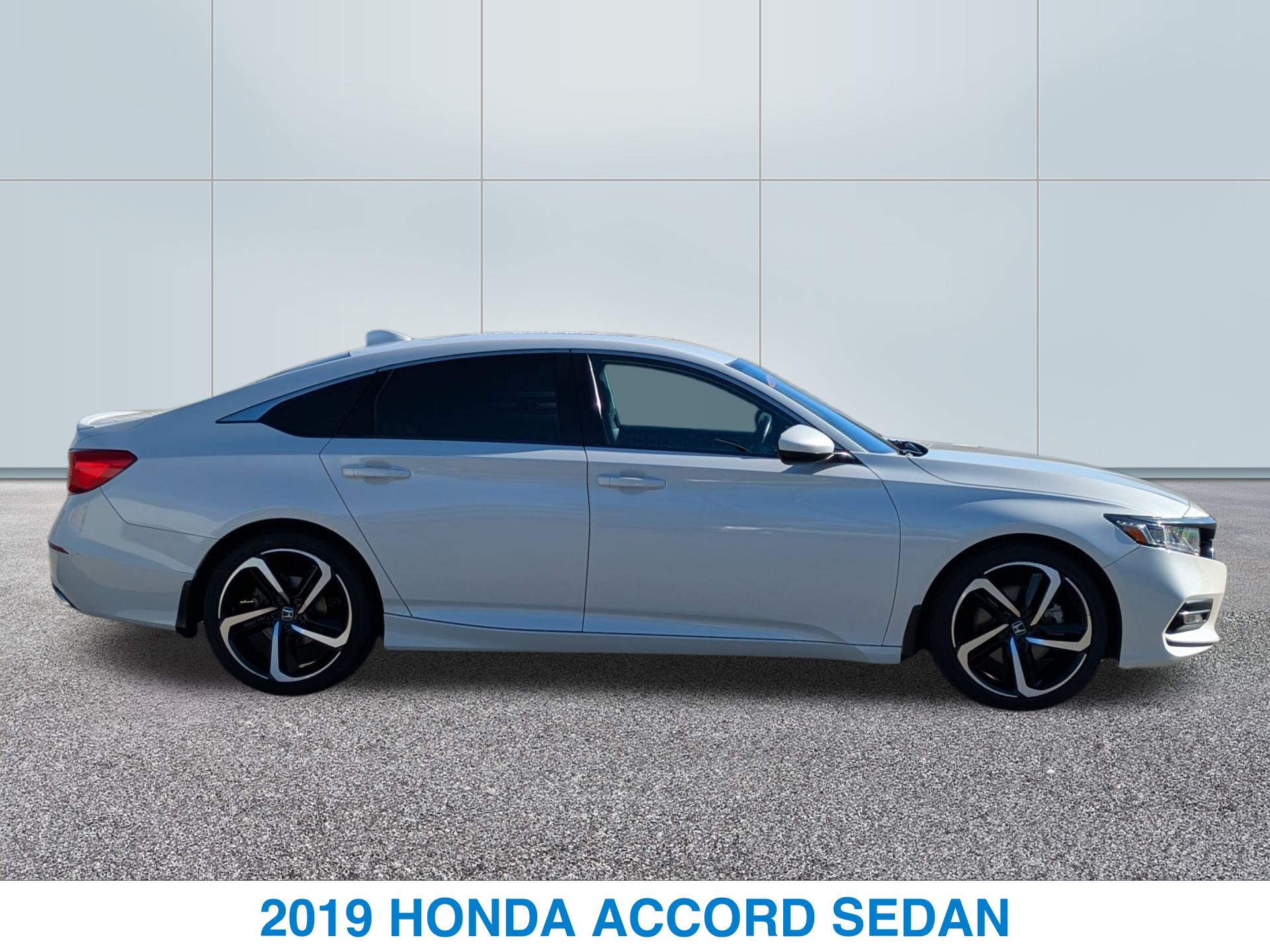 2019 Honda Accord Sport photo 4
