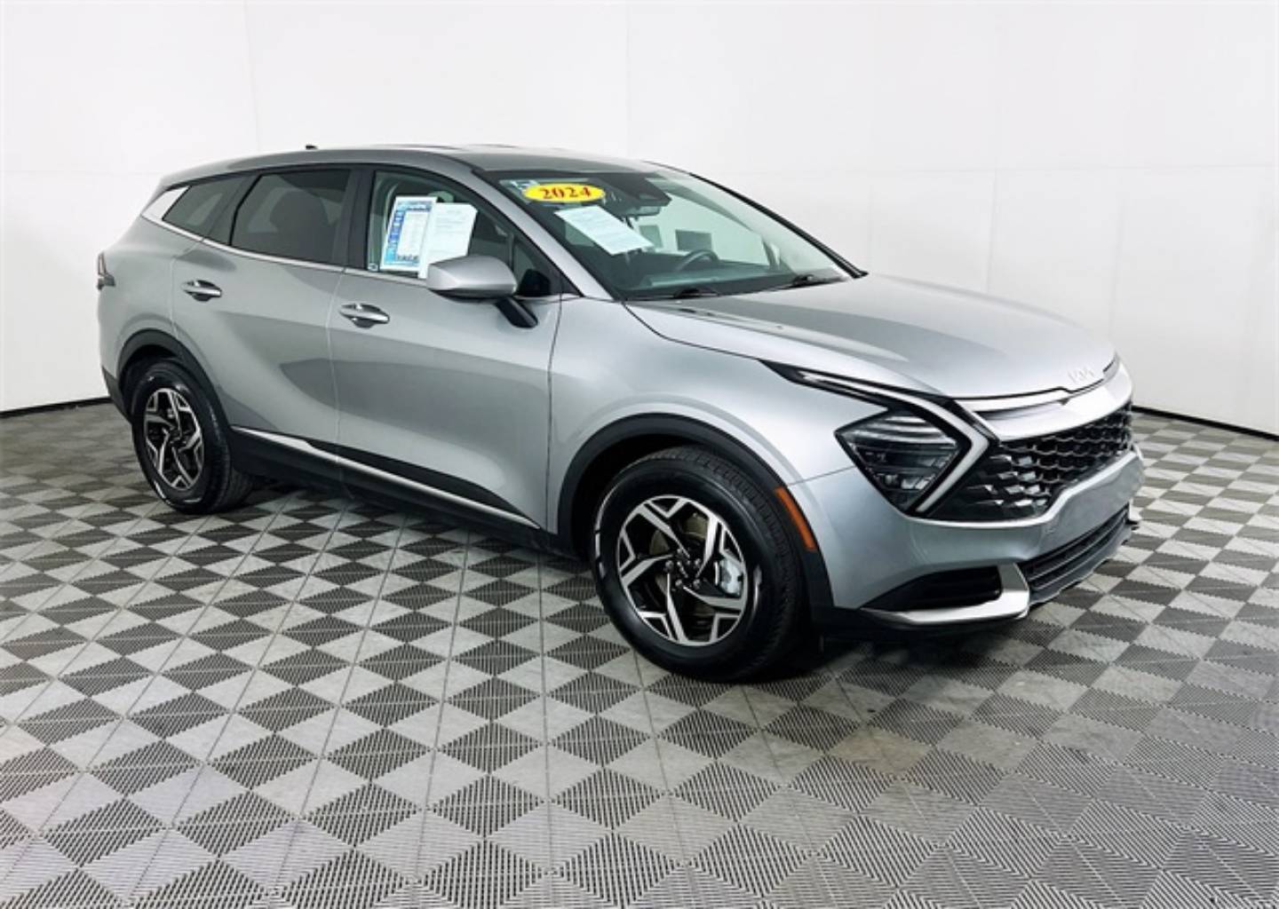 2024 Kia Sportage LX's photo