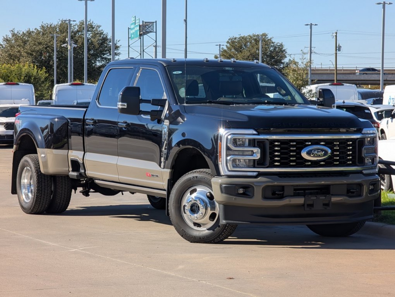 2026 Ford F-350 Super Duty King Ranch's photo