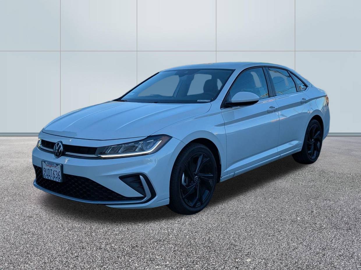 2025 Volkswagen Jetta SE's photo