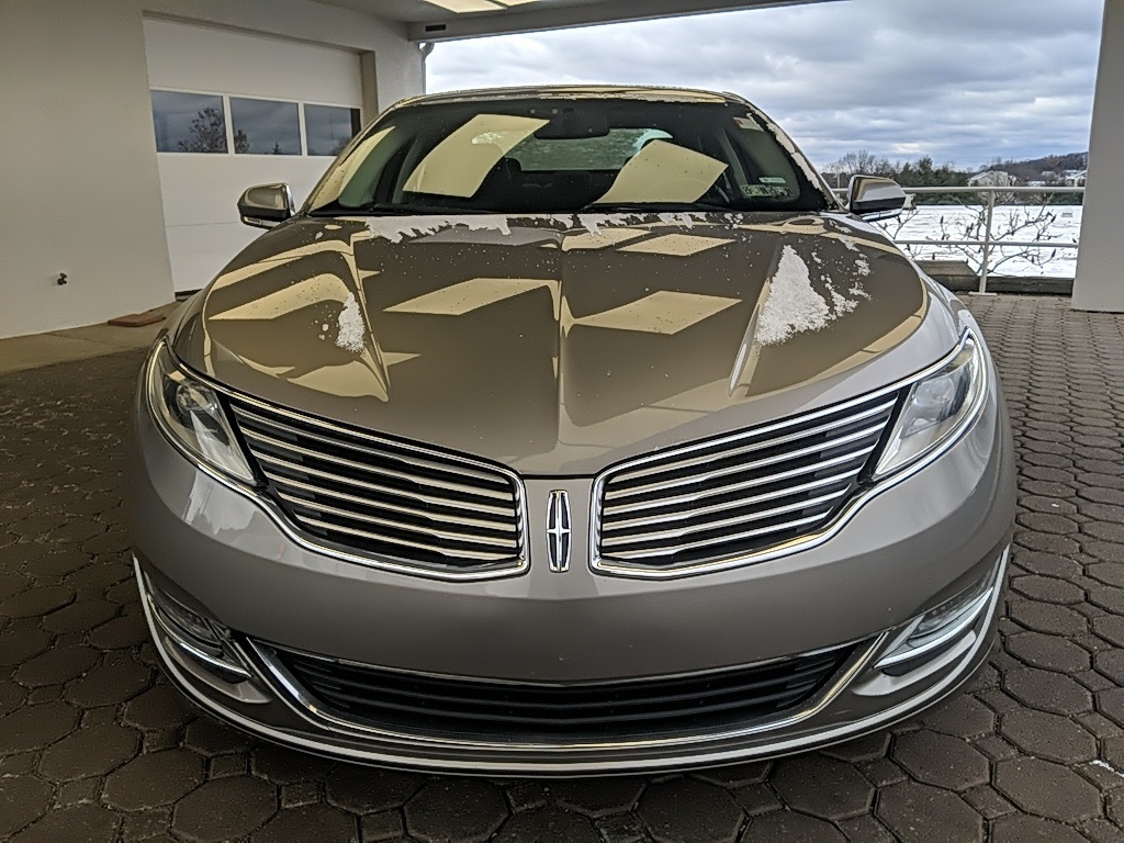 2015 Lincoln MKZ Base photo 2