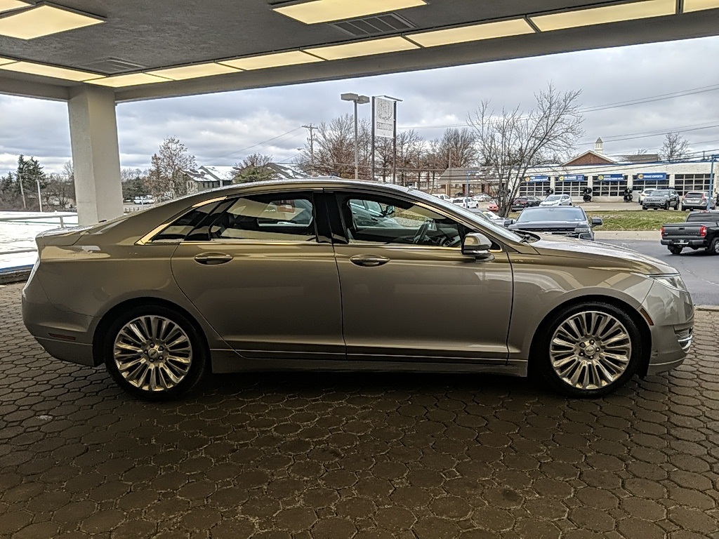 2015 Lincoln MKZ Base photo 4