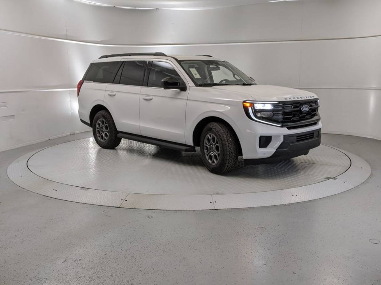 2025 Ford Expedition Active's photo