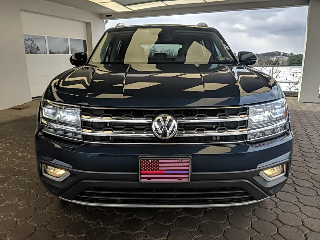 2018 Volkswagen Atlas SEL photo 2
