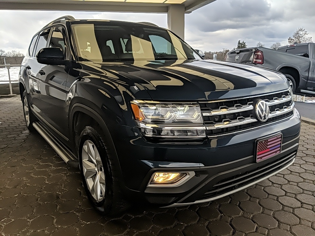 2018 Volkswagen Atlas SEL photo 3