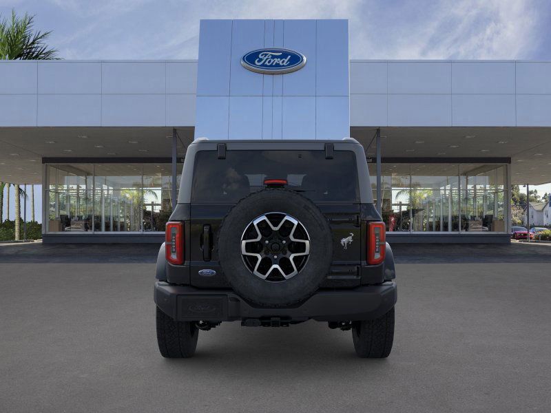 2025 Ford Bronco Outer Banks photo 3