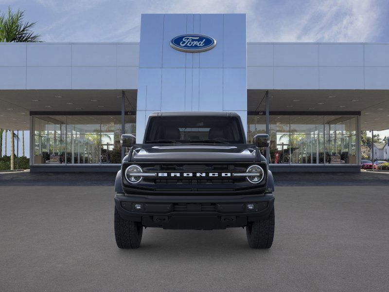 2025 Ford Bronco Outer Banks photo 4