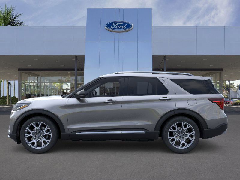 2025 Ford Explorer Platinum photo 2