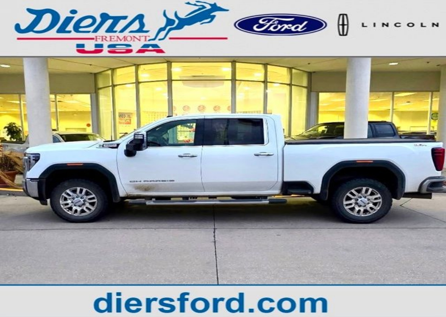 2024 GMC Sierra 2500HD SLT's photo